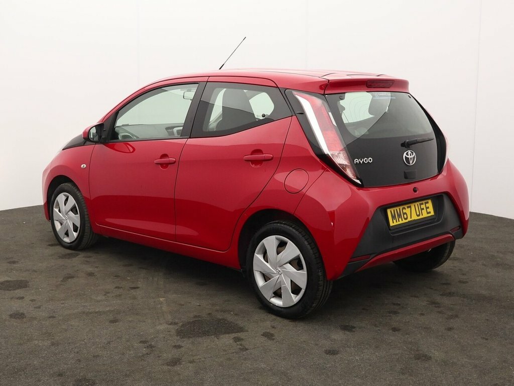 Toyota Aygo 1L X-play MM67UFE Red #5