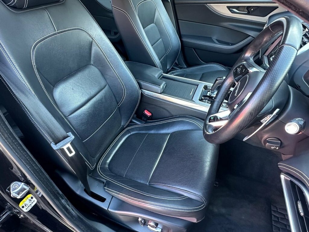 Jaguar XE 2L R-dynamic S B25EDW Black #3