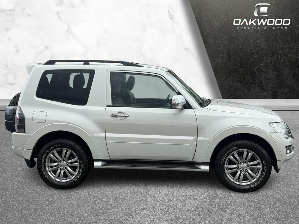 Mitsubishi Shogun 3.2L Warrior White #3
