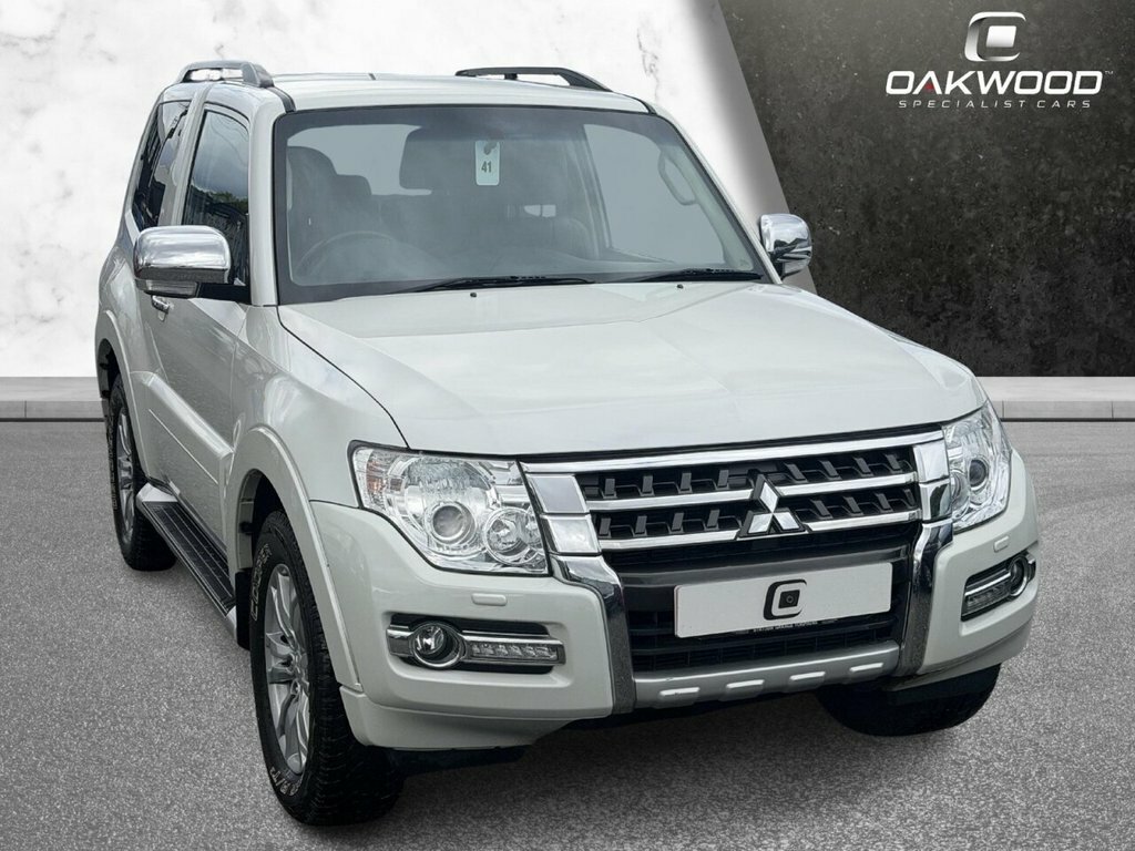 Mitsubishi Shogun 3.2L Warrior White #6