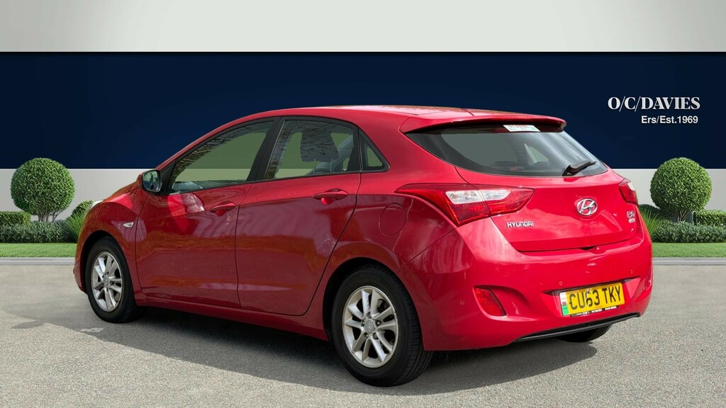 Hyundai I30 1.6 Crdi Active Hatchback Euro 5 Red #3