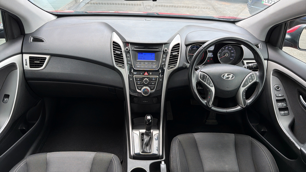Hyundai I30 1.6 Crdi Active Hatchback Euro 5 Red #5