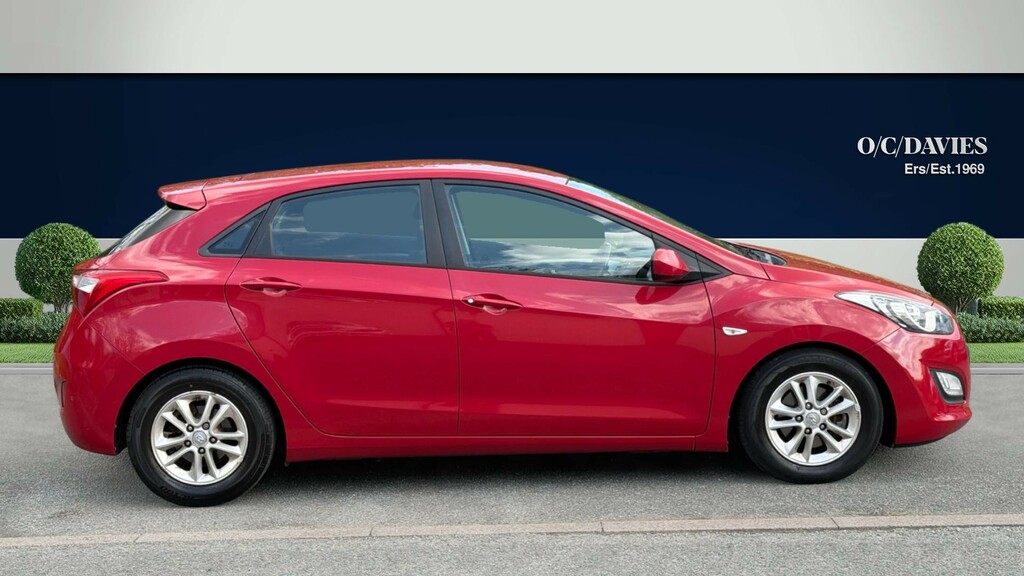 Hyundai I30 1.6 Crdi Active Hatchback Euro 5 Red #2