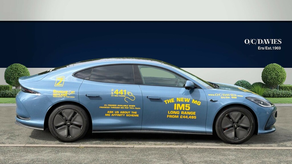 MG IM5 100Kwh Long Range Saloon 407 Ps Blue #2
