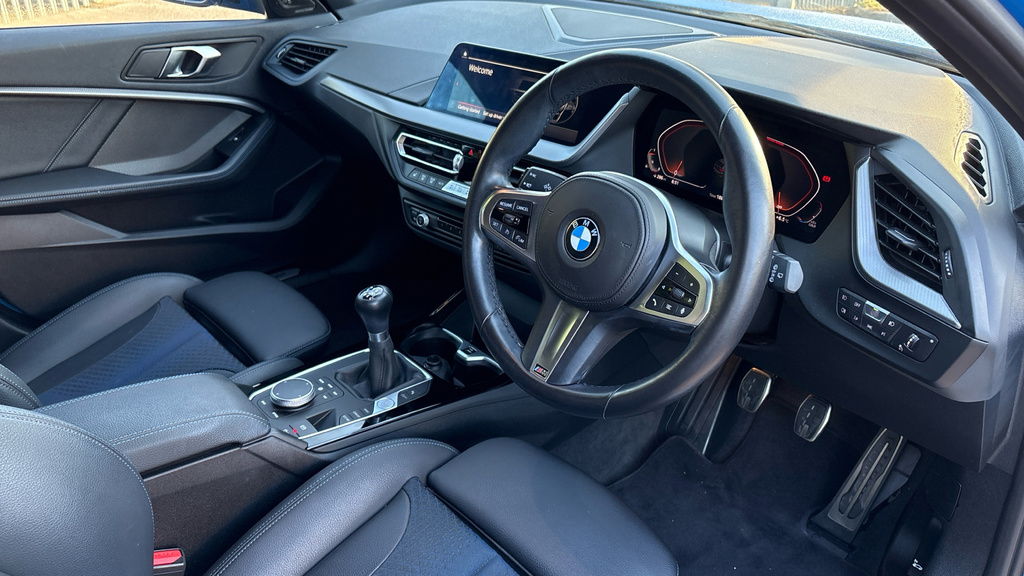 BMW 1 Series Sports WA23RZV Blue #6