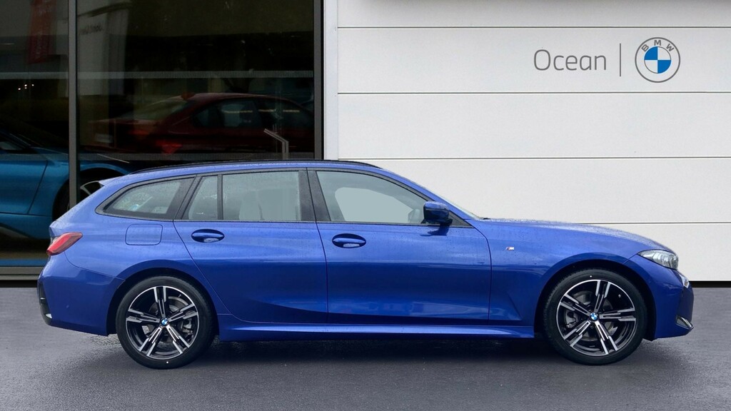 BMW 3 Series Estate Blue #3