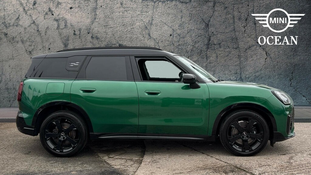 Mini Countryman Petrol Green #3