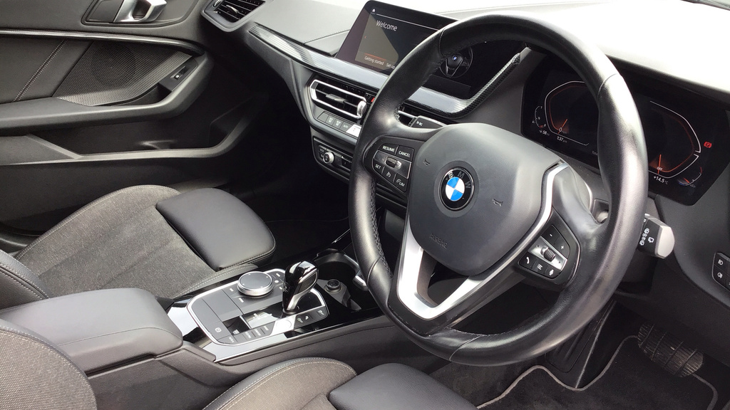 BMW 1 Series Sports WL23ESF White #6
