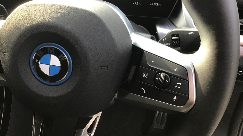BMW iX2 Suv White #18