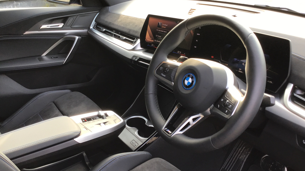 BMW iX2 Suv White #6