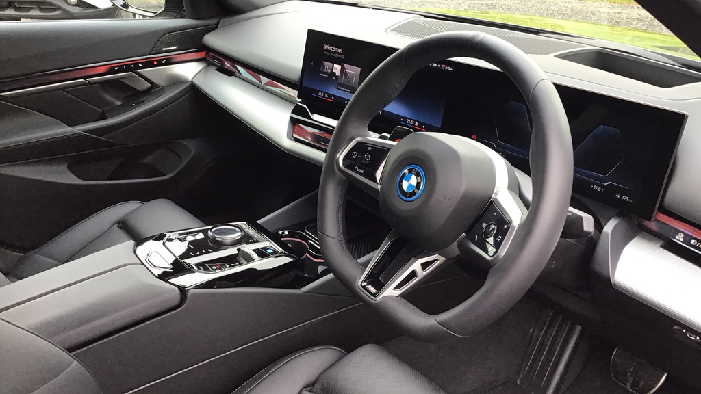 BMW i5 Saloon Grey #6