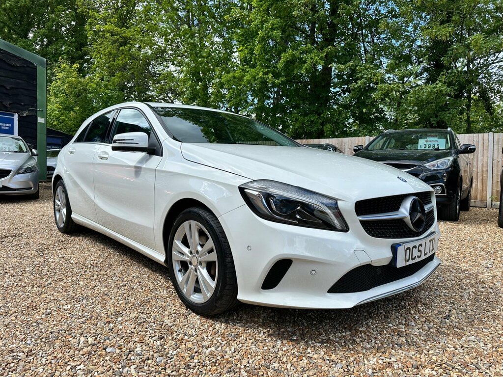 Mercedes-Benz A Class 1.5 A180d Sport Premium Euro 6 Ss DY16NVT White