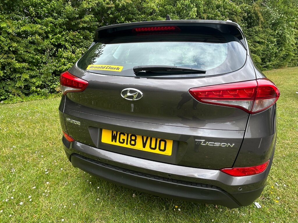 Hyundai Tucson 1.6 Gdi Blue Drive Se Nav Suv Eu WG18VUO Grey #6