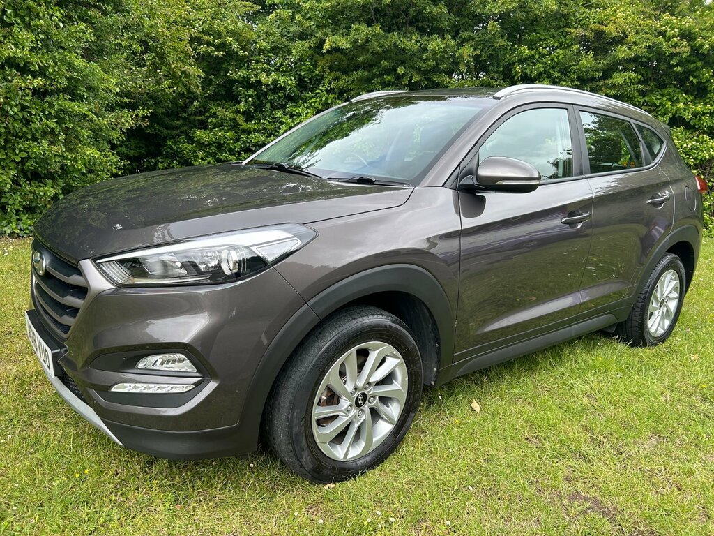 Hyundai Tucson 1.6 Gdi Blue Drive Se Nav Suv Eu WG18VUO Grey #2