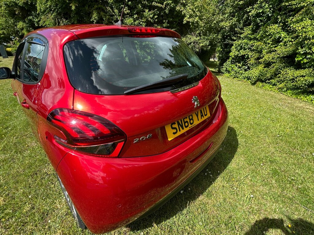 Peugeot 208 1.2 Puretech Signature Hatchback SN68YAU Red #5