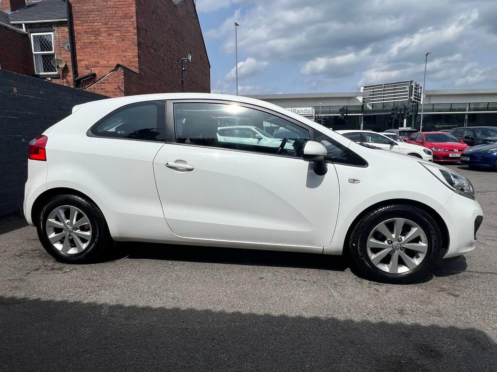 Kia RIO 1.25 Vr7 Euro 5 YF64ZWL White #6