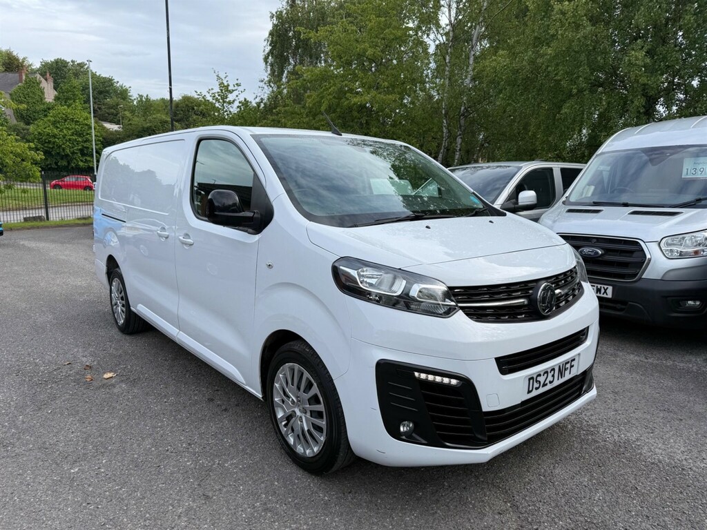 Vauxhall Vivaro Mpv White
