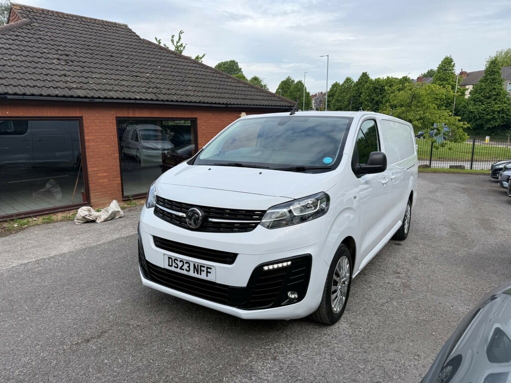 Vauxhall Vivaro Mpv DS23NFF White #3