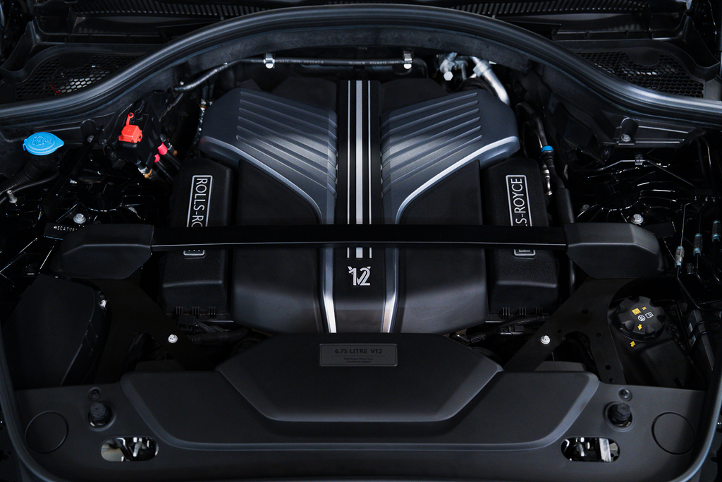 Rolls-Royce Cullinan Petrol  Black #3