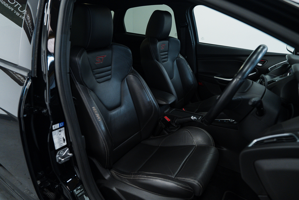 Ford Focus Petrol Black