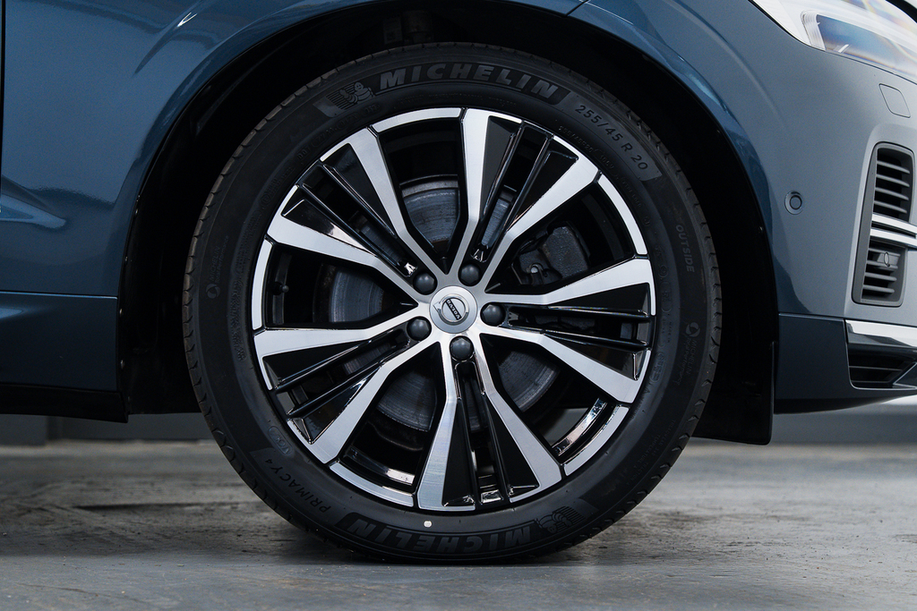 Volvo XC60 Hybrid YO23HYK Blue #2