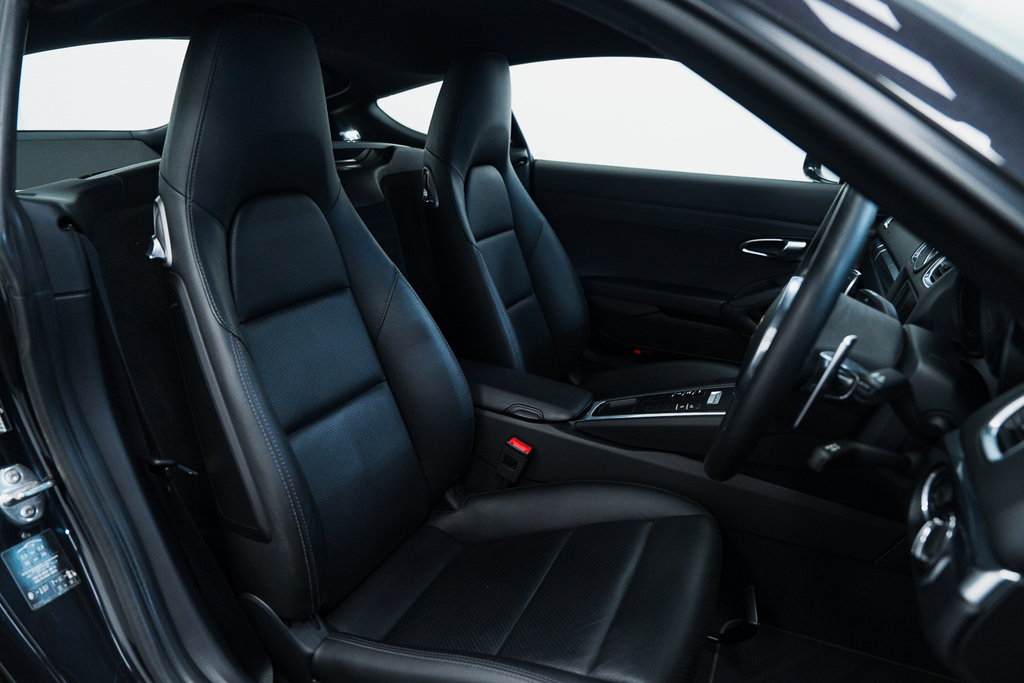 Porsche Cayman Petrol Black