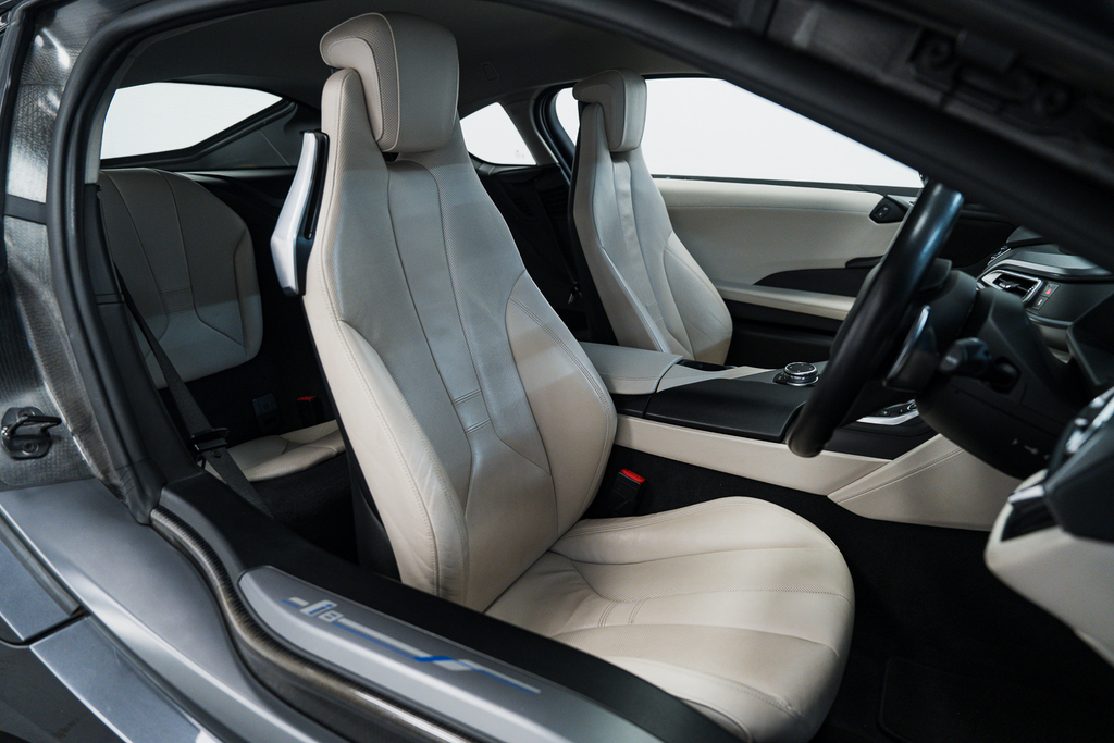 BMW i8 Hybrid Grey