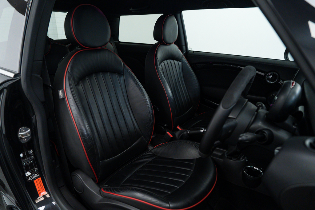Mini Hatch John Cooper Works Black