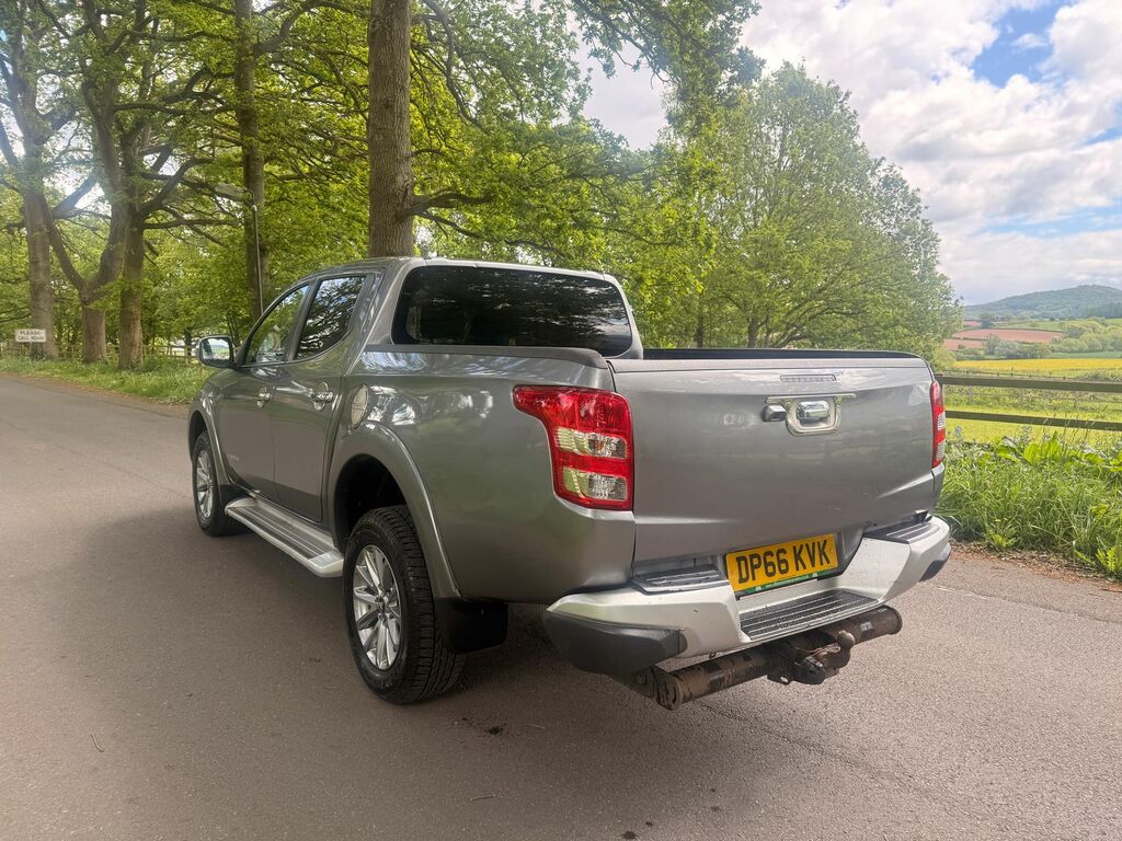 Mitsubishi L200 2.4 Di-d Dc Barbarian Pickup Double Cab DP66KVK Grey #6