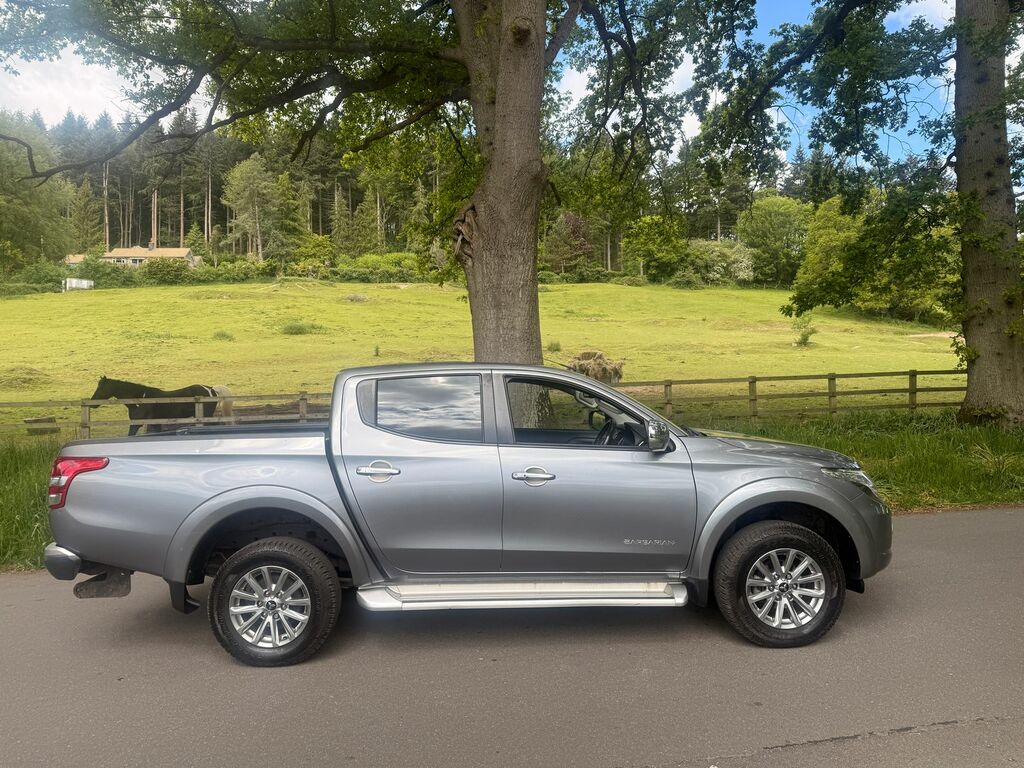 Mitsubishi L200 2.4 Di-d Dc Barbarian Pickup Double Cab DP66KVK Grey #2