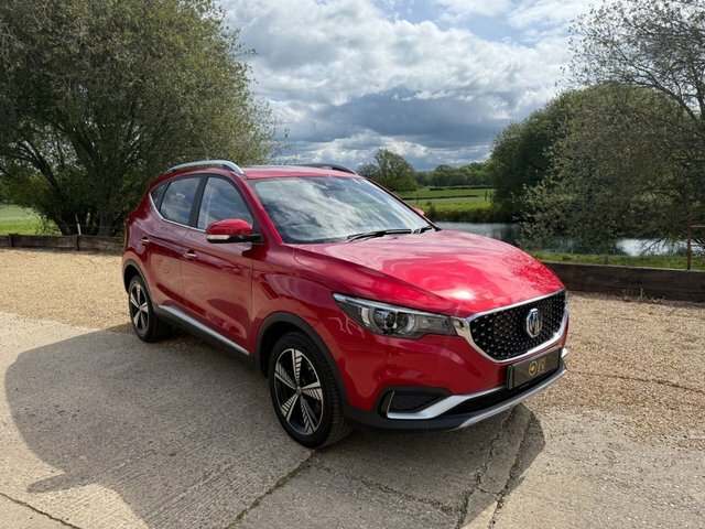 MG ZS 44.5Kwh Exclusive Suv 143 Ps Red #3