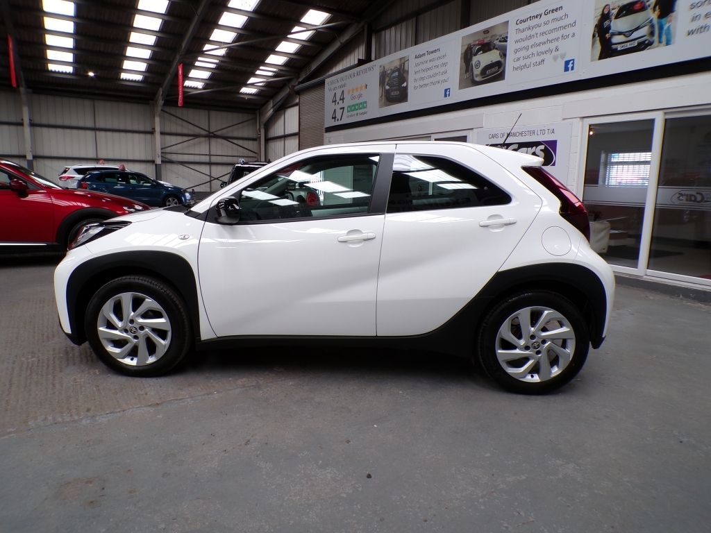 Toyota Aygo X 1.0 Vvt-i Pure SM73WNV White #4
