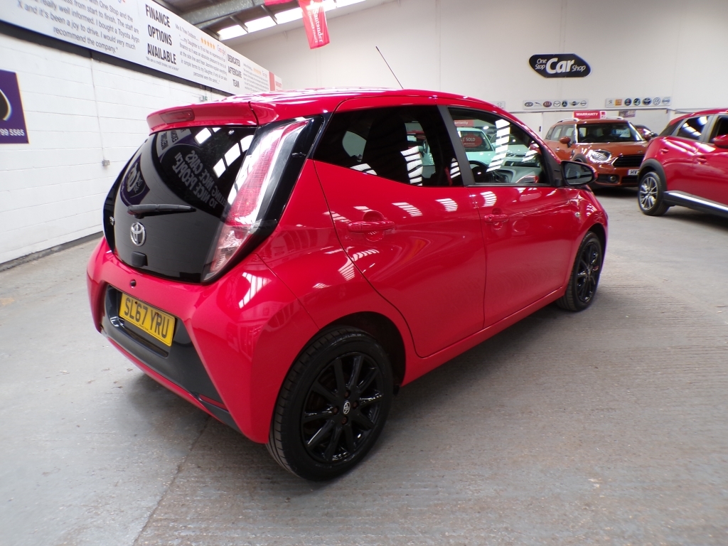 Toyota Aygo 1.0 Vvt-i X-style SL67YRU Red #6