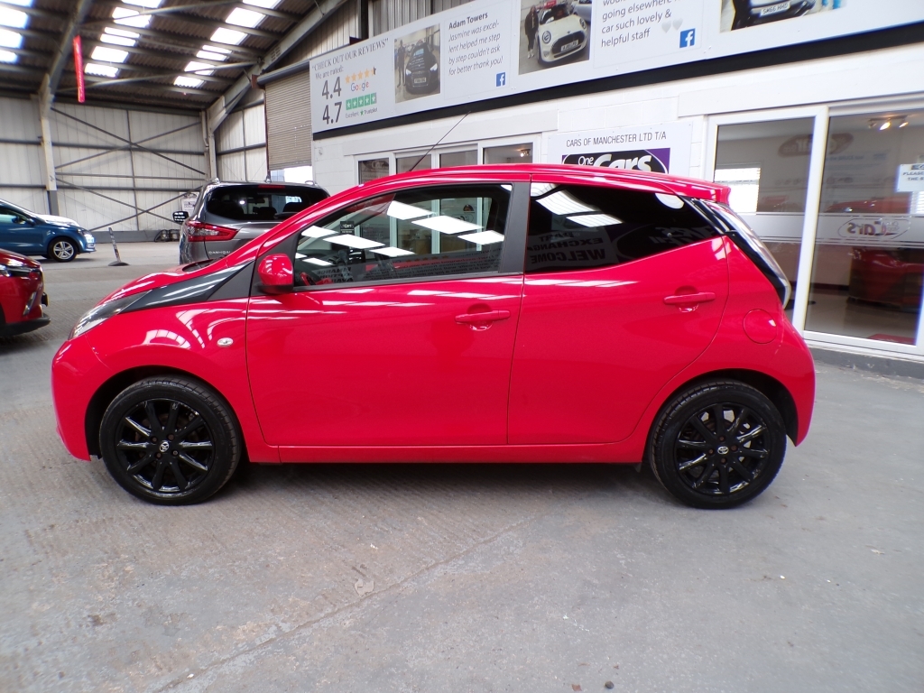 Toyota Aygo 1.0 Vvt-i X-style SL67YRU Red #3