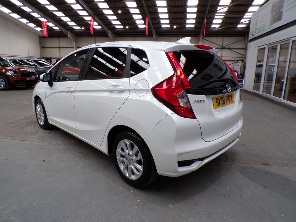 Honda Jazz 1.3 I-vtec Se Navi SN18PGX White #5