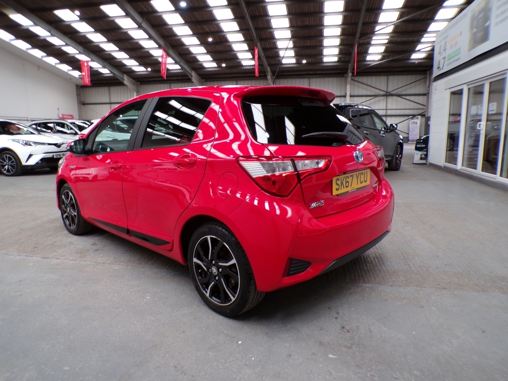 Toyota Yaris 1.5 Vvt-i Design SK67YCU Red #5
