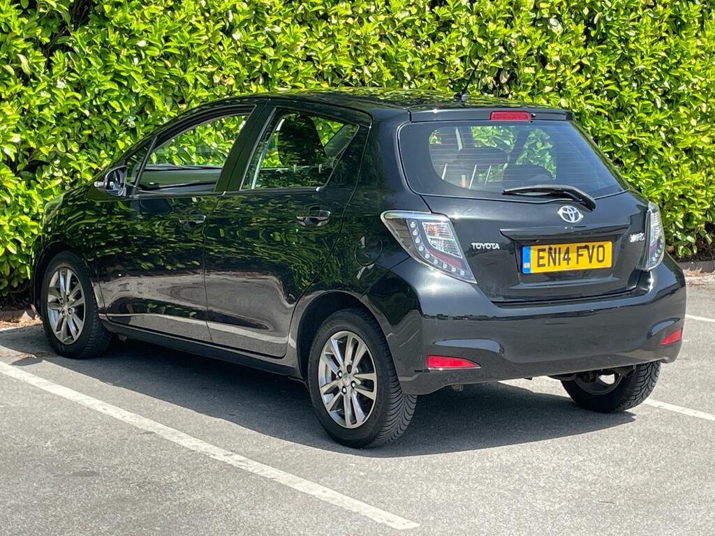 Toyota Yaris 1.4 D-4d Icon Plus Euro 5 Black #4