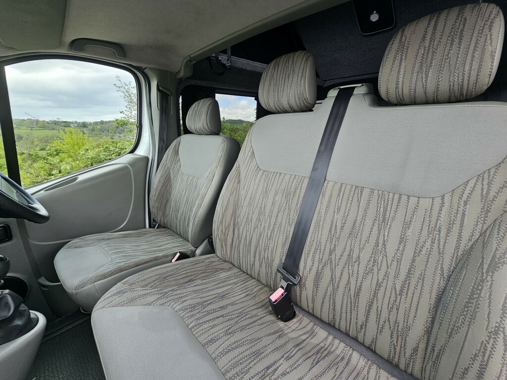 Nissan Primastar Panel Van 2.0 Dci 2700 Se Phase 3 L1 H1 2011 Silver #9