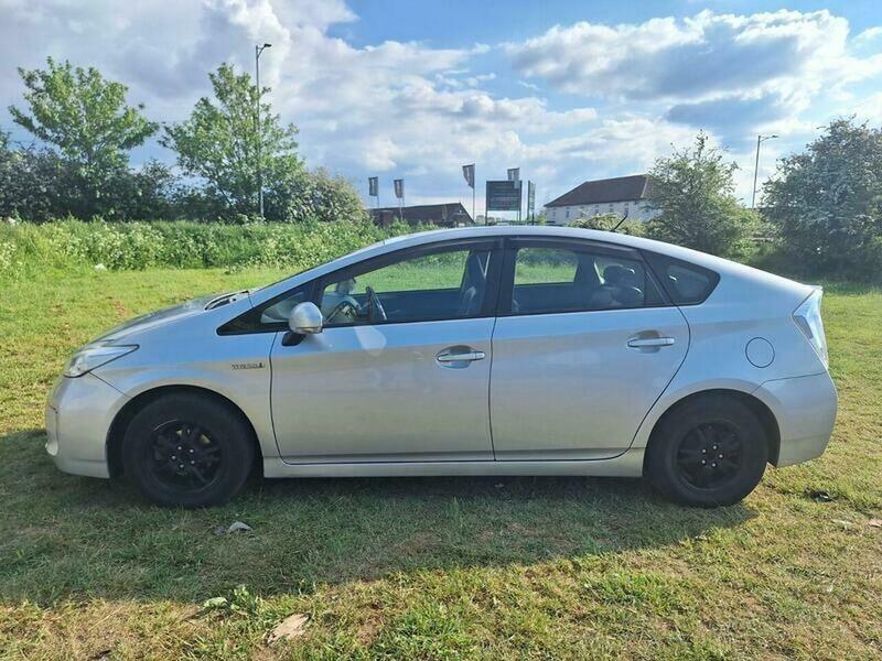 Toyota Prius 1.5 Cvt Silver #4