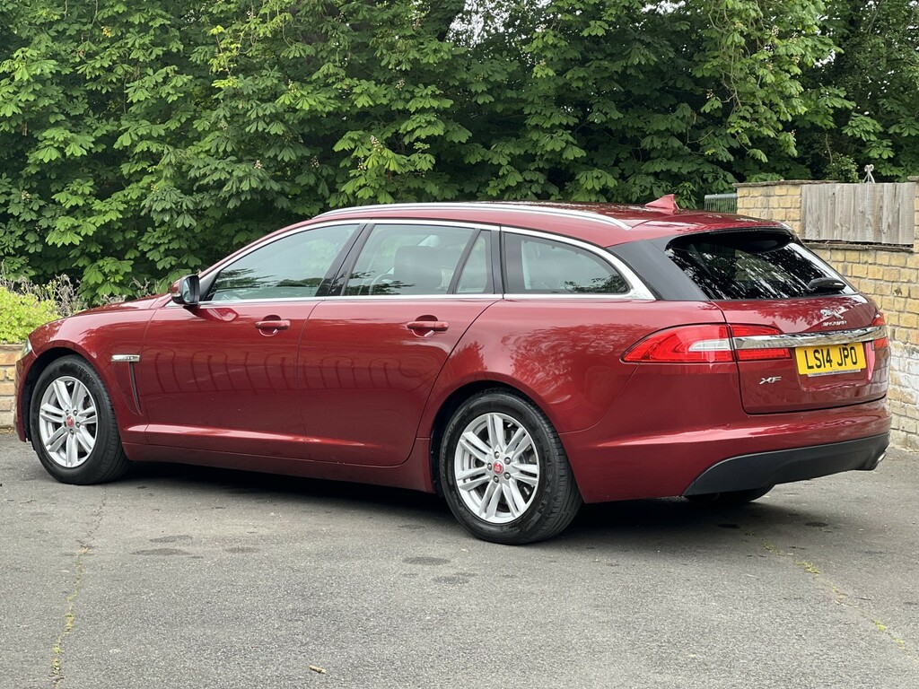 Jaguar XF Estate 2.2 D Luxury 2014 LS14JPO Red #4