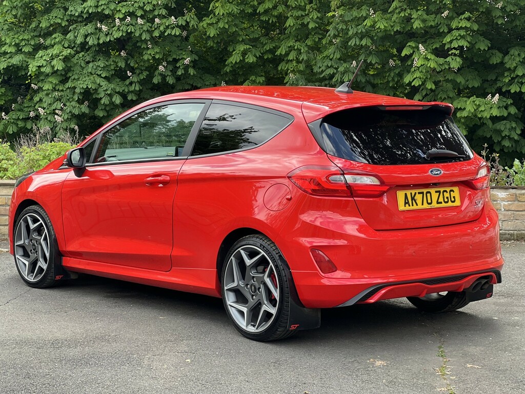 Ford Fiesta Hatchback 1.5 Fiesta St-3 1.5L Ecoboost 200 AK70ZGG Red #4