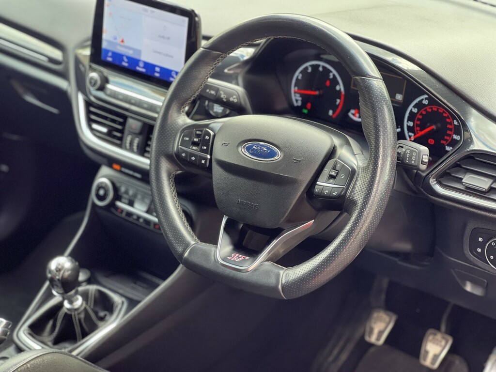 Ford Fiesta Hatchback 1.5 Fiesta St-3 1.5L Ecoboost 200 AK70ZGG Red #5
