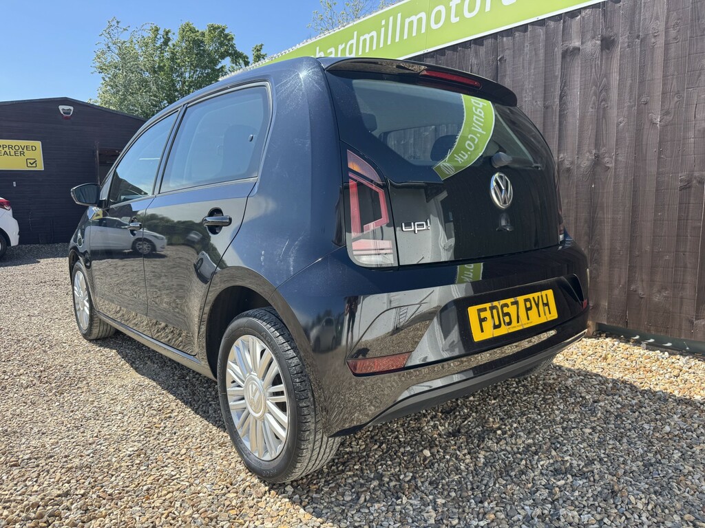 Volkswagen Up Hatchback 1.0 Move Up 2017 FD67PYH Black #4
