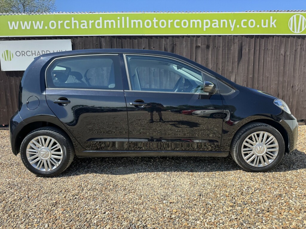 Volkswagen Up Hatchback 1.0 Move Up 2017 FD67PYH Black #6