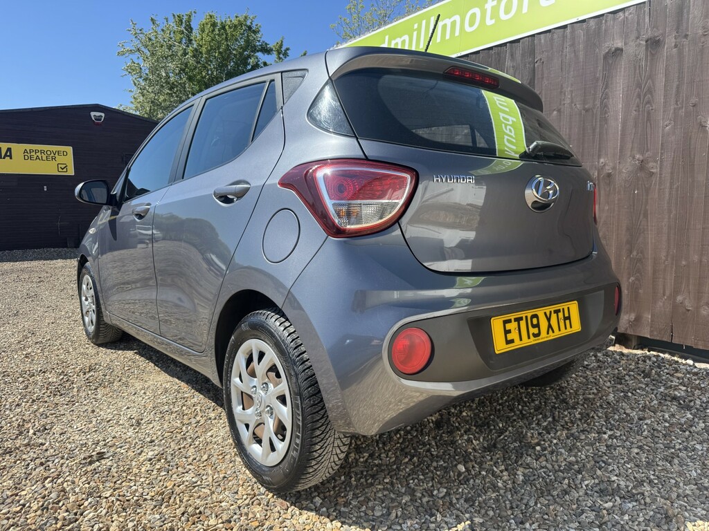 Hyundai I10 Hatchback 1.0 I10 Se 1.0 My19 2019 ET19XTH Grey #4