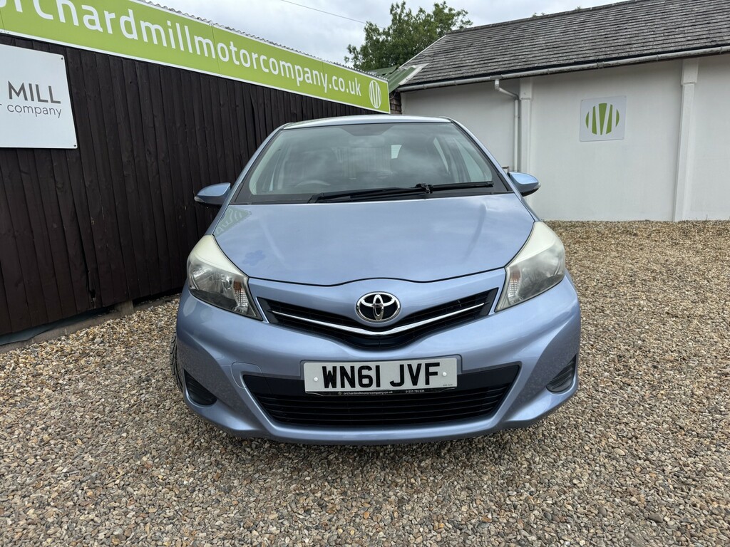 Toyota Yaris Hatchback 1.3 Dual Vvt-i Tr 2011 Blue #2