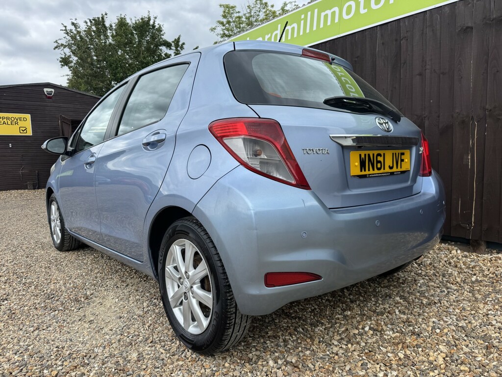 Toyota Yaris Hatchback 1.3 Dual Vvt-i Tr 2011 Blue #4