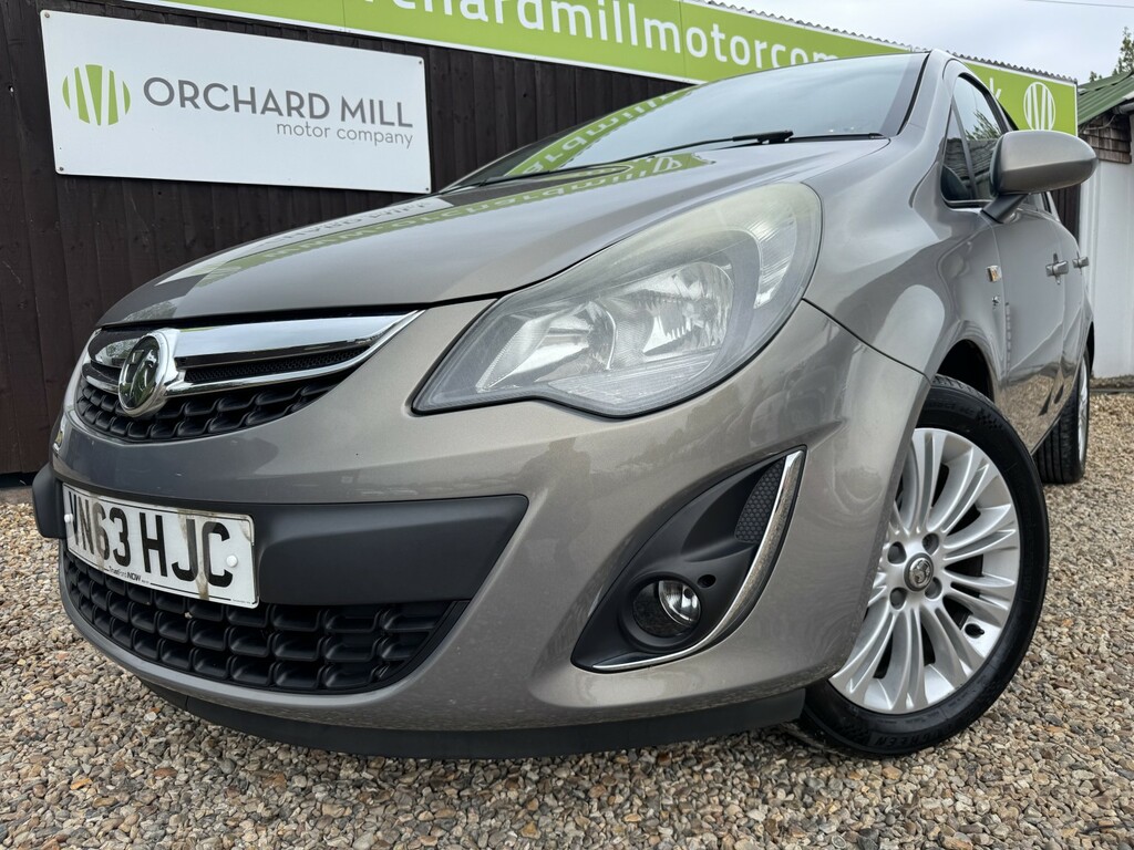 Vauxhall Corsa Hatchback 1.2 16V Se 2013 Brown