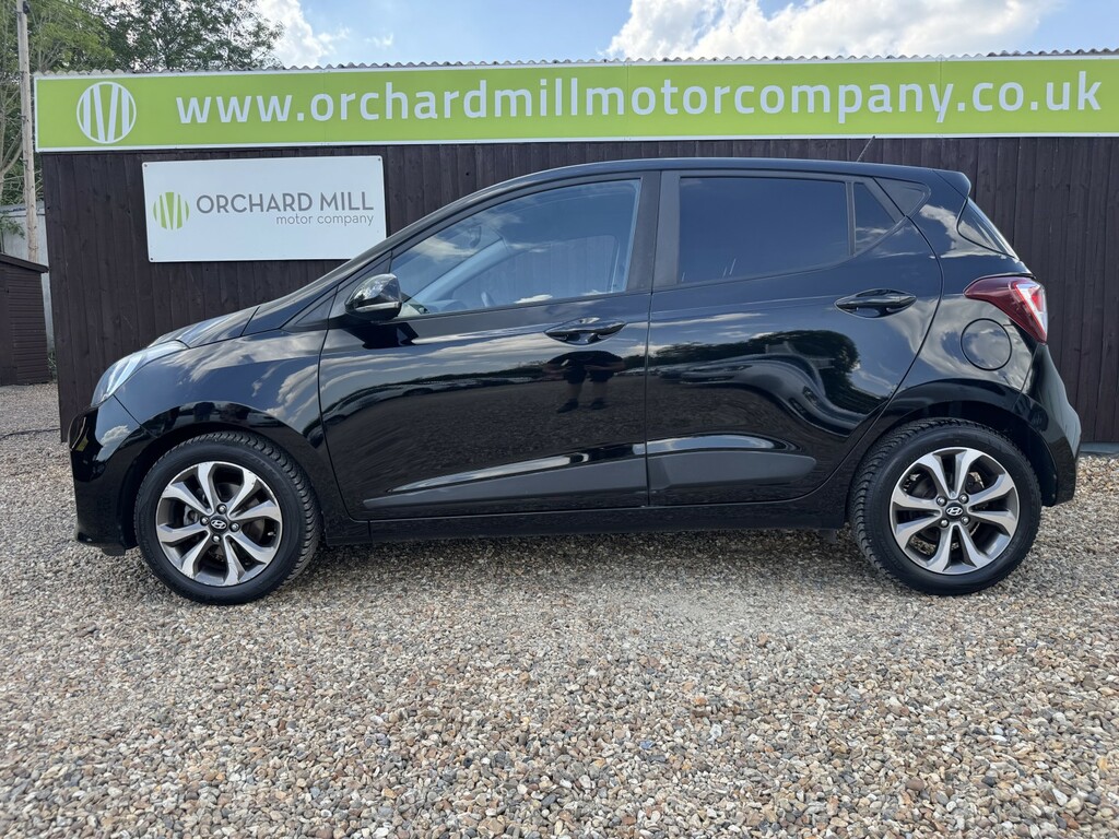 Hyundai I10 Hatchback 1.2 I10 Prem Se 1.2 My17 2017 VN67XAV Black #3