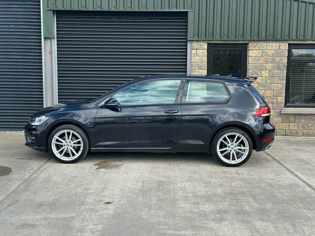 Volkswagen Golf Tsi Bluemotion Tech Se NA17PJO Black #2